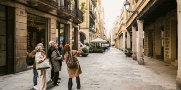 12 Essential Tips for Traveling During the Off-season